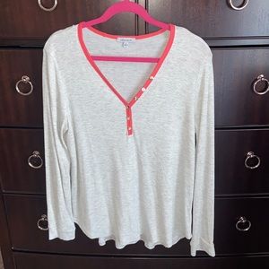 Lightweight comfy top